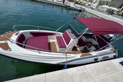 Rental RIB Aquamax Vx70 Kaštela