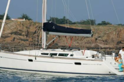 Charter Sailboat Jeanneau Sun Odyssey 42i Heraklion