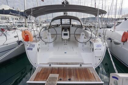 Hire Sailboat Bavaria Yachtbau Bavaria Cruiser 46 - 4 cab. Trogir