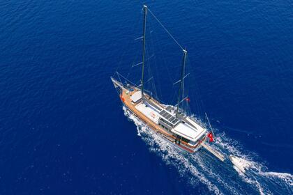 Verhuur Gulet 32 Meters Luxury Gulet A.c. 18 People Capacity Marmaris