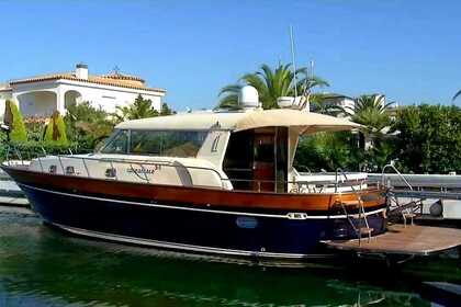 Charter Motorboat Apreamare 54 Sorrento
