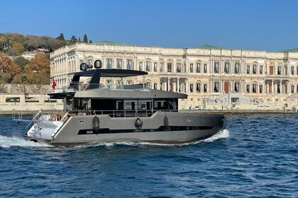 Location Yacht Power Catamaran 28 People On Board Istanbul