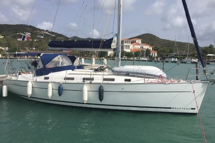 Charter Sailboat BENETEAU CYCLADES 39.3 Saint-Francois