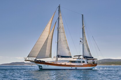 Noleggio Yacht Unknown Lotus Trajektna Luka Split