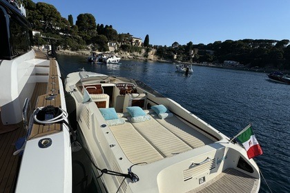 Hire Motorboat Colombo Aliante 32 Beaulieu-sur-Mer