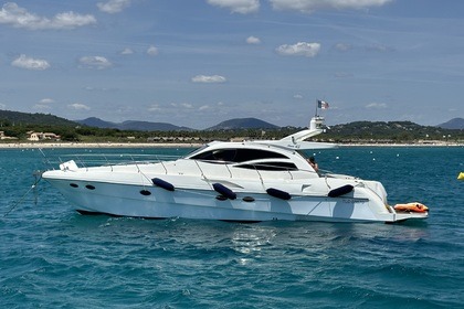 Hire Motorboat Innovazione e progetti Alena 48 Saint-Tropez