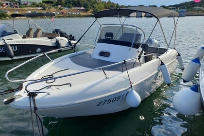 Verhuur Motorboot Saver 560 Walkaround Pula