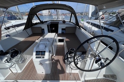 Hire Sailboat Jeanneau Sun Odyssey 440 Volos