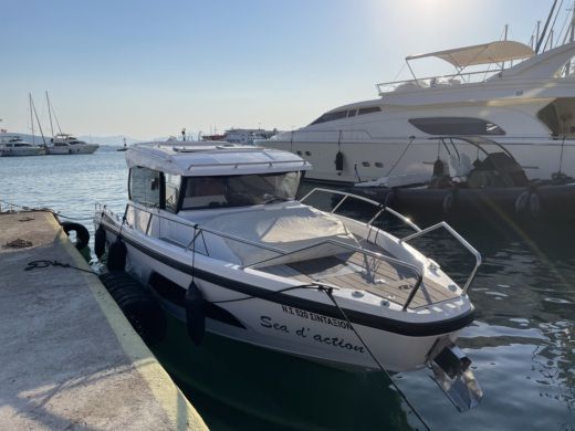 Glifada Motorboat Nordkapp Gran coupe 905 alt tag text