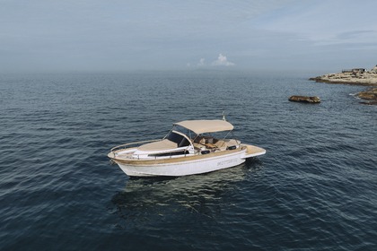 Hire Motorboat Cantieri Esposito Positano 32 Naples