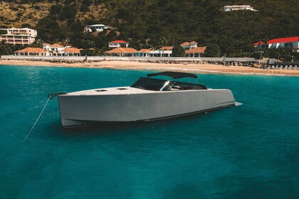 Hire Motor yacht Vandutch Marine VanDutch 48 Cupecoy Beach