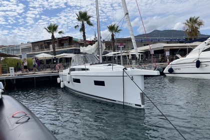 Hyra båt Segelbåt BENETEAU OCEANIS 34.1 Ajaccio