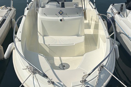 Hire Motorboat Jeanneau Cap Camarat 505 Style Saint-Raphaël