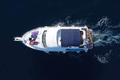 Hire Motorboat Bayliner 3988 Krnica