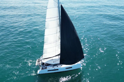 Charter Catamaran Nautitech Open 44 Six-Fours-les-Plages