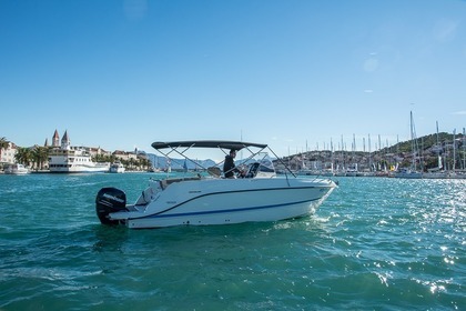 Charter Motorboat QUICKSILVER ACTIV 805 OPEN Trogir