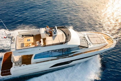 Noleggio Barca a motore PRESTIGE 520 Fly Belluogo