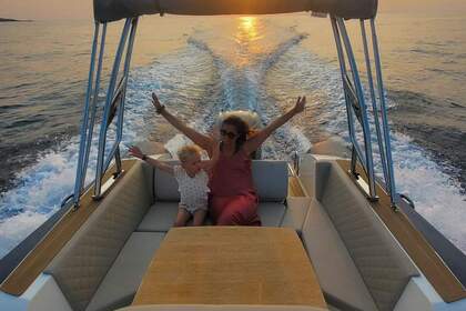 Charter RIB Capelli Capelli Tempest 775 Algajola