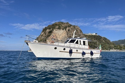 Hire Motorboat moschini gozzo Ischia