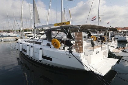 Hire Sailboat Dufour Yachts Dufour 470 - 4 cab. Biograd na Moru
