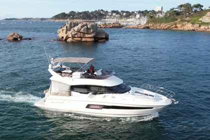 Location Bateau à moteur JEANNEAU PRESTIGE 460 Trébeurden