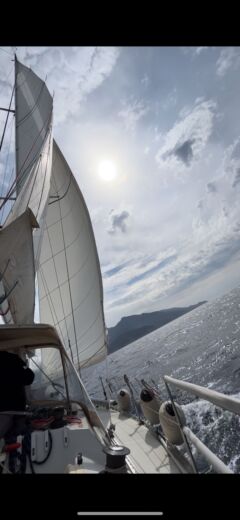 San Vincenzo Sailboat Itinerari Settimanali Comet 50 alt tag text