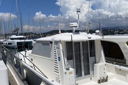 Hire Motorboat guy bonnet guy bonnet 41 pro Saint-Mandrier-sur-Mer