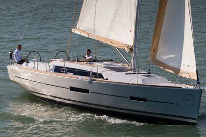 Charter Sailboat DUFOUR 382 Pula