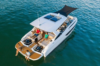 Charter Motorboat Aquila 32 Sport Saint-Raphaël
