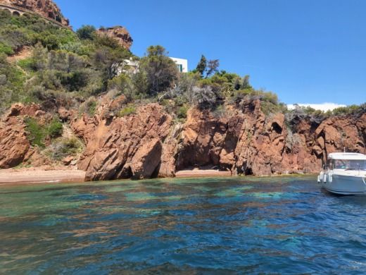 Cannes Motorboat Jeanneau Cap Camarat 7.5 Cc alt tag text