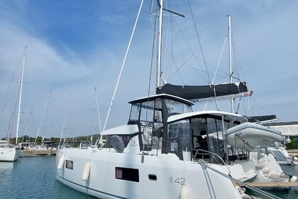 Charter Catamaran  Lagoon 42  Sukošan