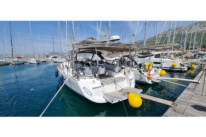 Hire Sailboat Jeanneau Jeanneau Sun Odyssey 479 Toulon