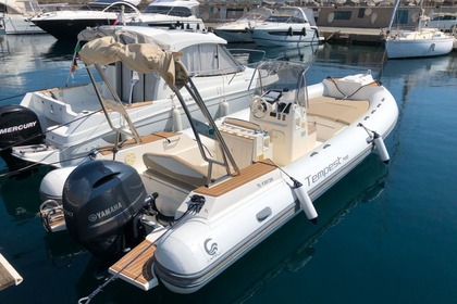 Charter Motorboat Capelli Capelli Tempest 700 Marseille
