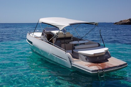 Charter Motorboat Cantieri Invictus Luxury 280gt Ibiza