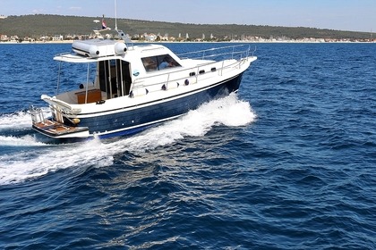 Hire Motorboat SAS VEKTOR Adria 1002 Sukošan