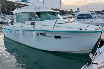 Charter Motorboat OCQUETEAU 900 Morgat