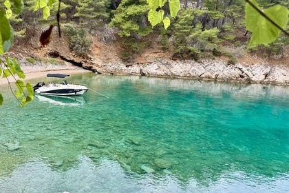 Hyra båt Motorbåt Quicksilver Quicksilver 605 Makarska