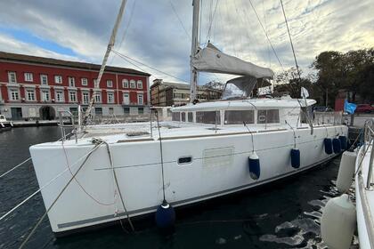 Hire Catamaran LAGOON 450F Naples