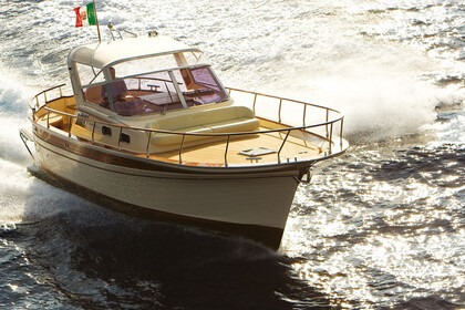 Verhuur Motorboot Fratelli Aprea 32 Hard Top Castellammare di Stabia