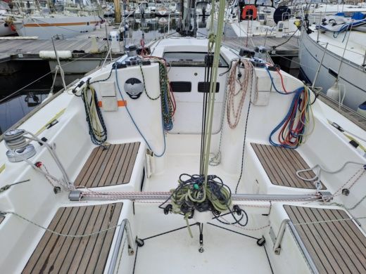 Sailboat Bénéteau FIRST 31 7 Boat layout