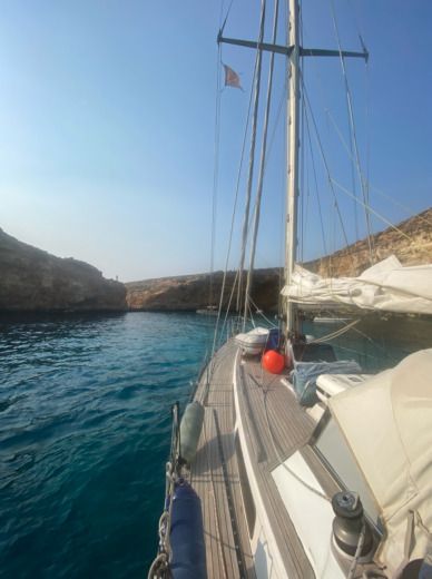 Valeta Sailboat Classic Ketch CT47 alt tag text