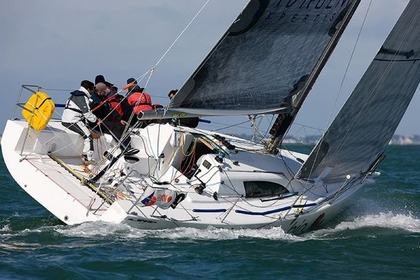 Hire Sailboat JPK 1010 Les Pieux