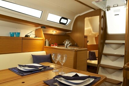 Rental Sailboat JEANNEAU Sun Odyssey 30 i Yerseke