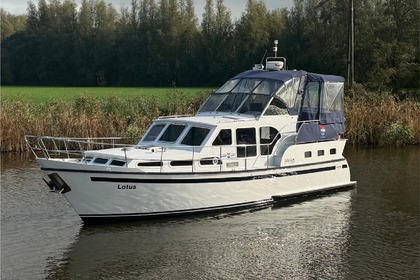 Hire Houseboat Lotus Elite Pedro Skiron 35 Jirnsum