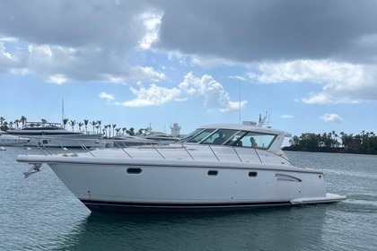 Hire Motorboat Tiara 48 La Romana