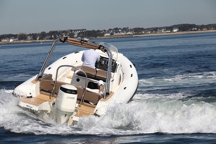 Hire RIB Ouest composite Hellios 25 Saint-Florent