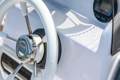 Charter Motorboat Poseidon 5.10 T Santorini