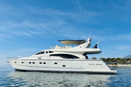 Location Yacht à moteur Ferreti 70 Marbella