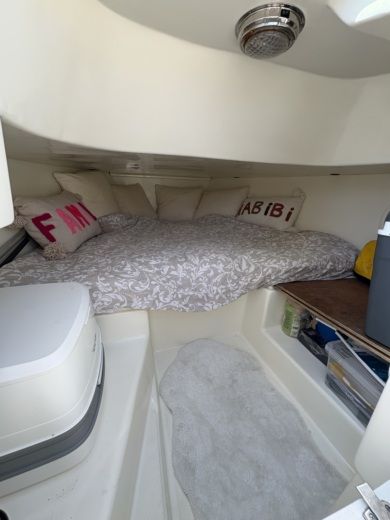 Motorboat Prua al vento Hurucan Boat layout