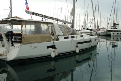 Charter Sailboat Jeanneau Sun Loft 47 monocat Alimos